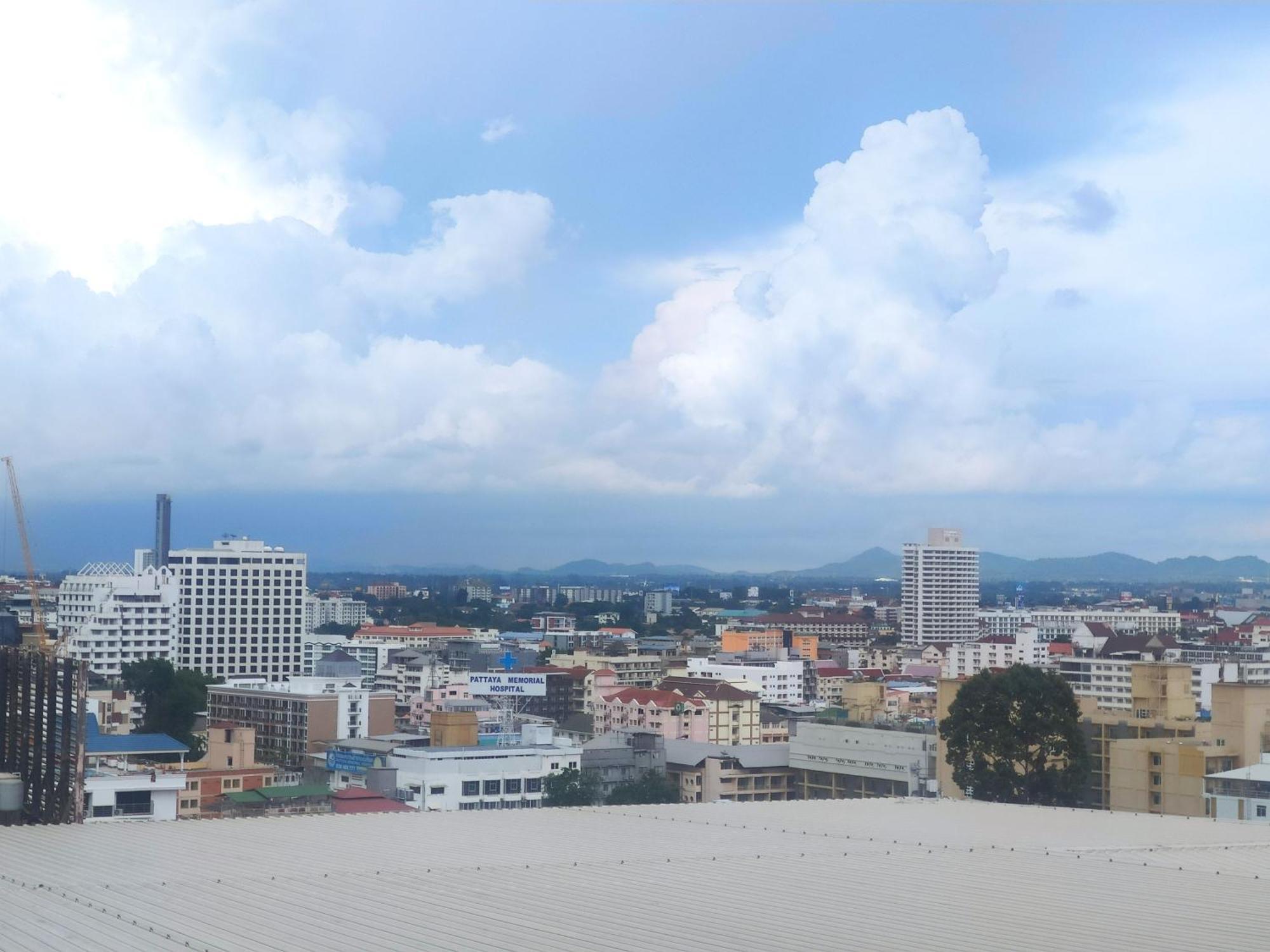 View Talay 6 Pattaya Beach By Anatolia Condo Suite Экстерьер фото