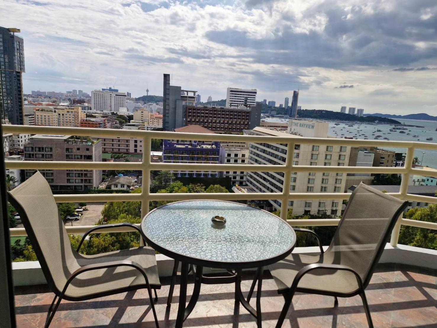 View Talay 6 Pattaya Beach By Anatolia Condo Suite Экстерьер фото
