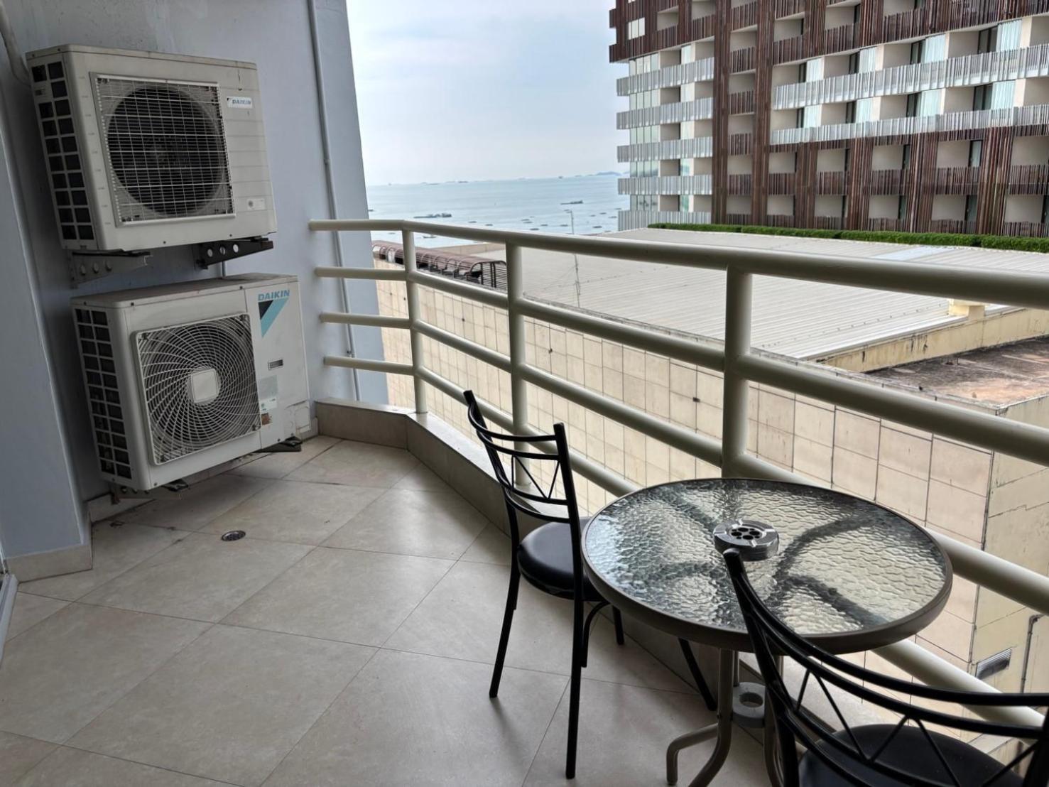 View Talay 6 Pattaya Beach By Anatolia Condo Suite Экстерьер фото