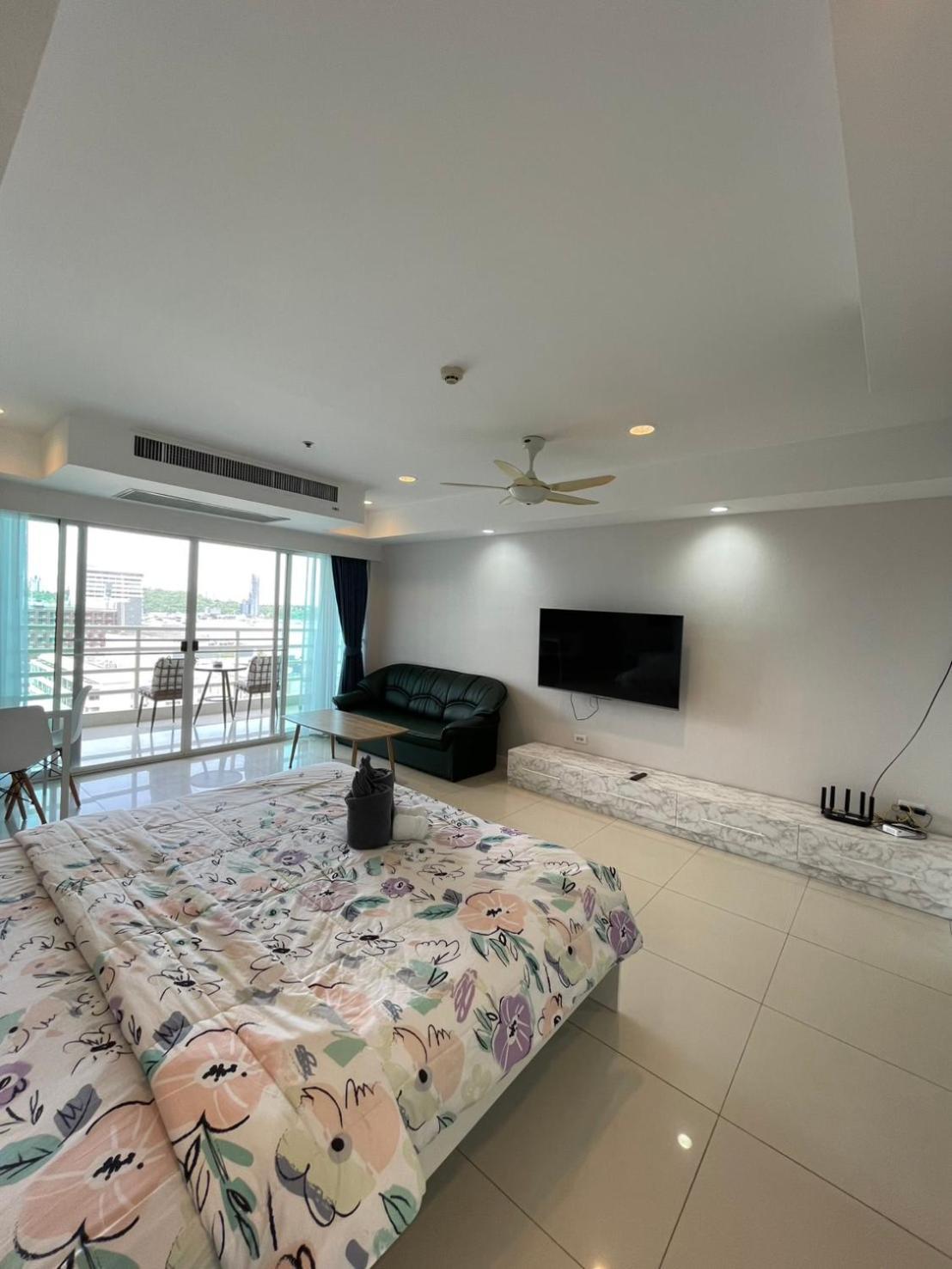View Talay 6 Pattaya Beach By Anatolia Condo Suite Экстерьер фото