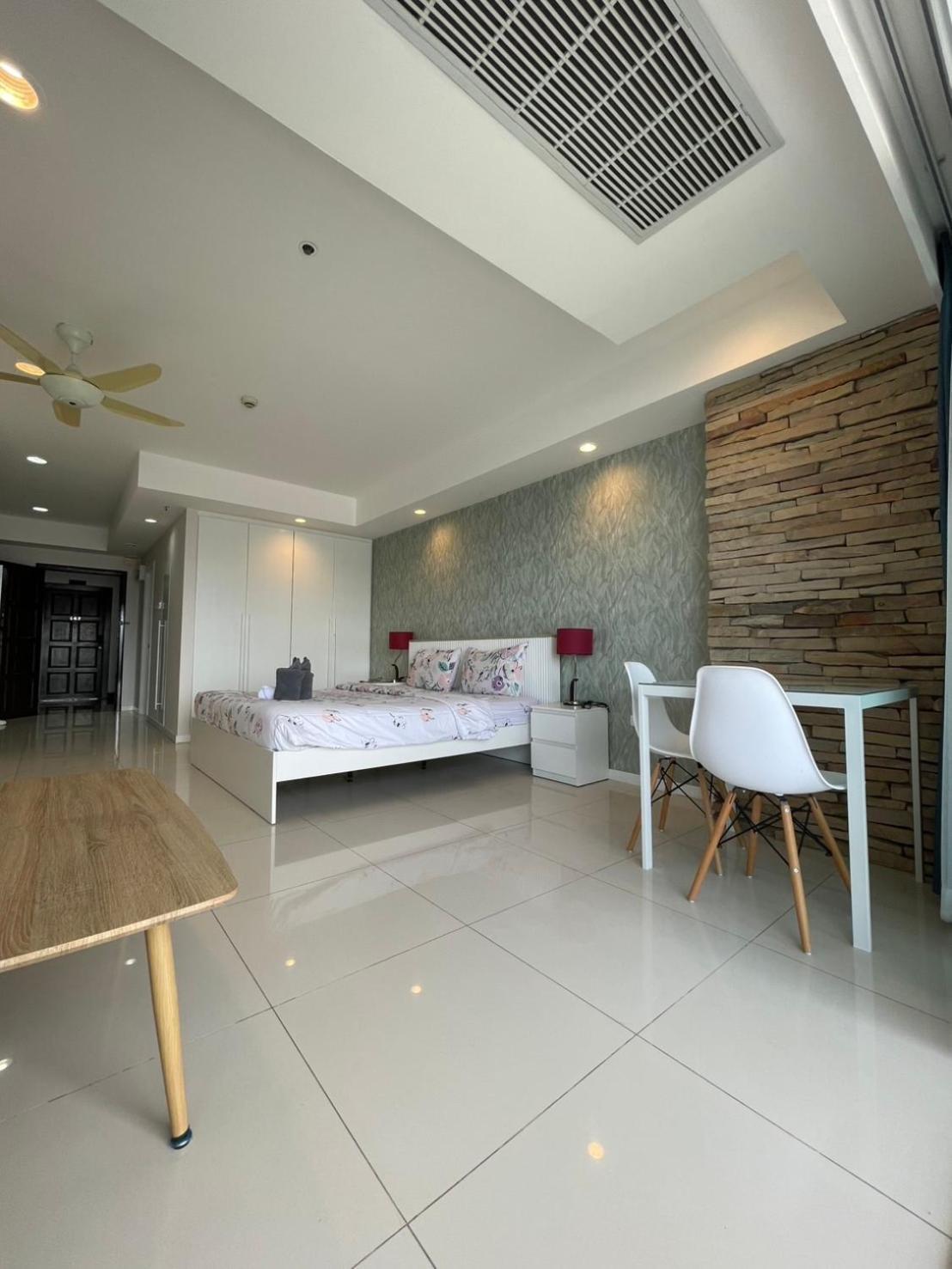 View Talay 6 Pattaya Beach By Anatolia Condo Suite Экстерьер фото